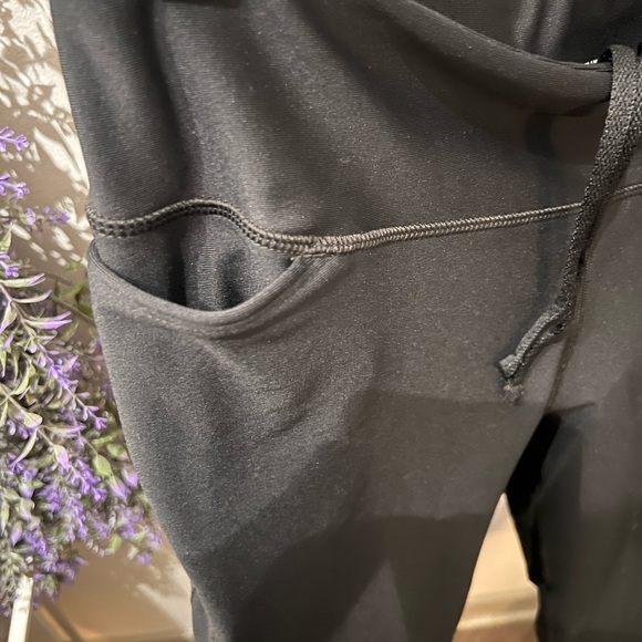 Under Armour Cropped Leggings - Picture 5 of 7